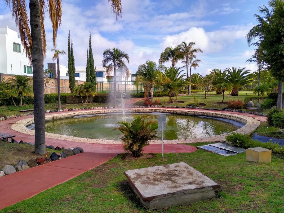 Habitacion Matrimonial Con Cama Y Sofa Para Cuatro Personas Tlaxcalancingo Экстерьер фото